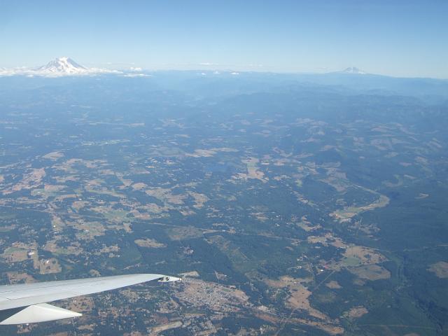 DSCF2056 Mount Rainier and Mount Adams on our return flight