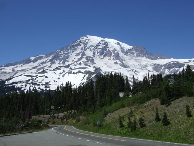 DSCF1706 A road leading closer to Mount Rainier