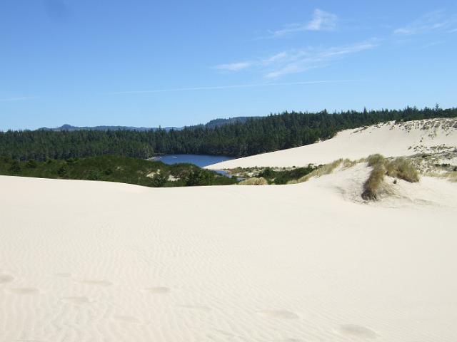 DSCF7267 Sand dunes and lake