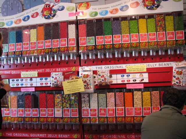 IMG_3386 Lots of jelly beans at candy store in Cannon Beach