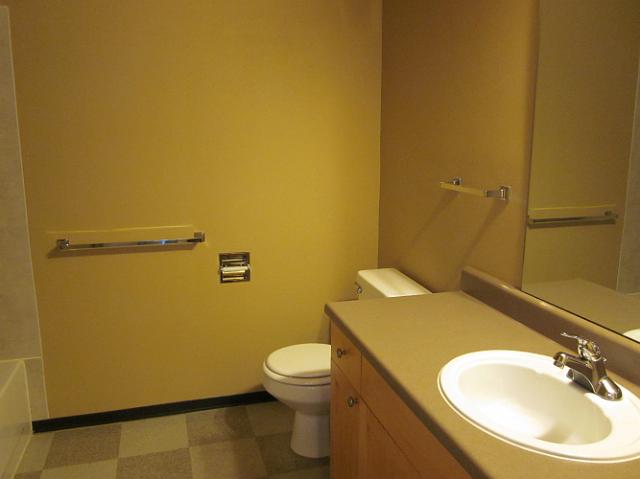 IMG_0298 Old bathroom