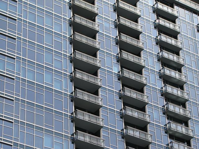 IMG_0989 Neat looking Cristalla building in Belltown