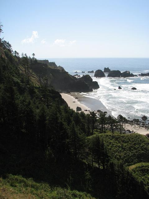 IMG_3303 Green hills and cliffs near beach at Ecola State Park